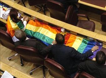 EL SENADO VETA  LA LEY DE LOS MATRIMONIOS HOMOSEXUALES CON LOS VOTOS DE PP,CUATRO DE CIU Y UNO DEL PAR.....